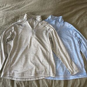 L Men’s Vineyard Vines Quarter-Zip Pullovers - Gray and Light Blue